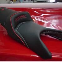 Selle réaliée par TJLSellier.com de HONDA - VFR