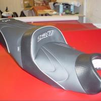 Selle réaliée par TJLSellier.com de KAWASAKI - ZR7