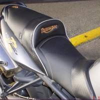 Selle réaliée par TJLSellier.com de TRIUMPH - Street Triple