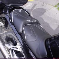 Selle réaliée par TJLSellier.com de YAMAHA - FJR