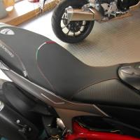 Selle réaliée par TJLSellier.com de DUCATI - HYPERMOTARD