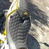 Selle réaliée par TJLSellier.com de TRIUMPH - Speed Triple